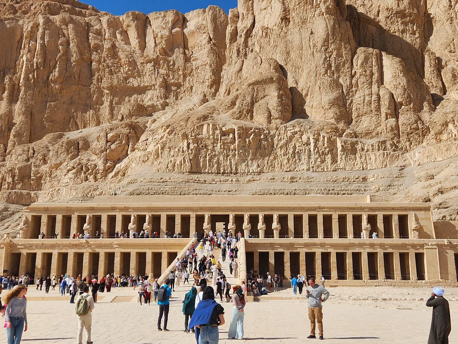 Como Ver Tudo em Luxor Sem Perder o Dia para o Calor